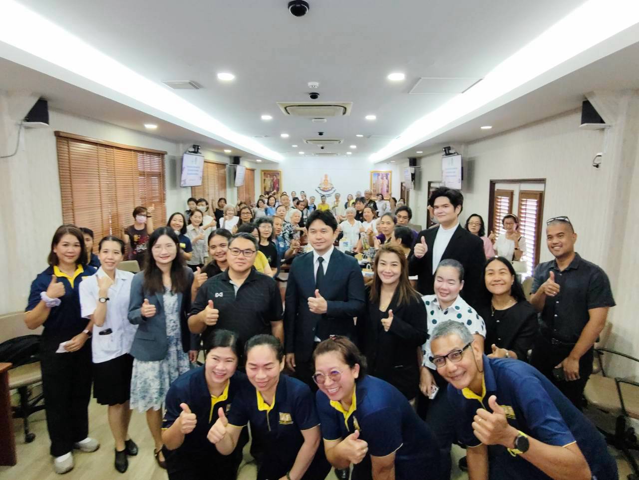 มูลนิธิการศึกษาทางไกลผ่านดาวเทียม ในพระบรมราชูปถัมภ์ ร่วมกับมหาวิทยาลัยราชภัฏบ้านสมเด็จเจ้าพระยา เติมความรู้ เติมรอยยิ้ม ส่งเสริมสุขภาวะชุมชนย่านนางเลิ้ง